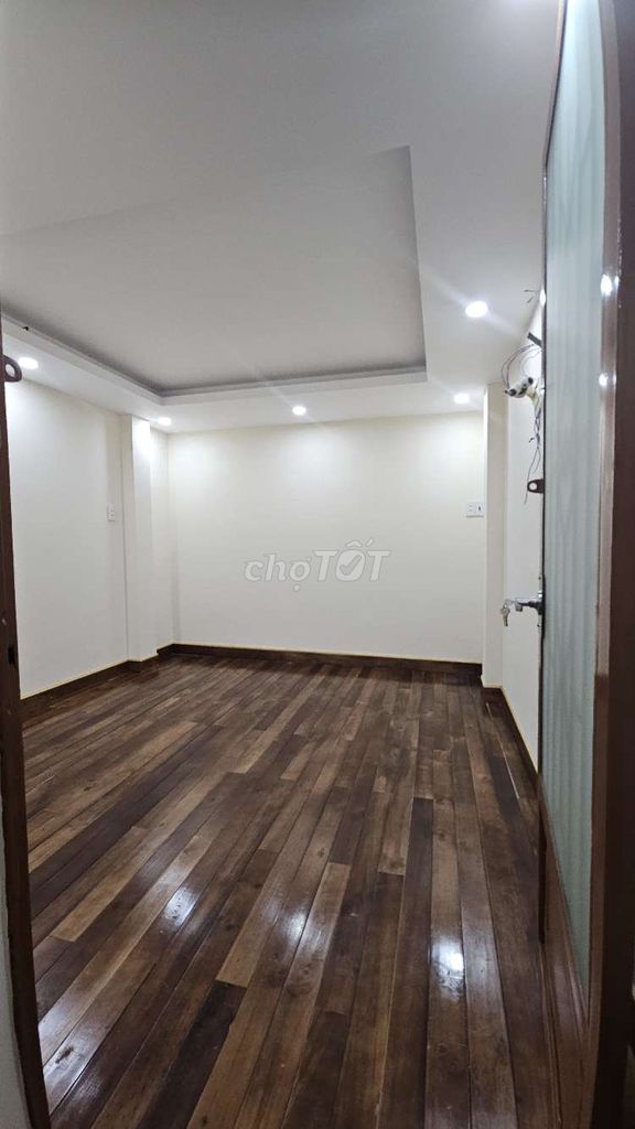 4 bedrooms with a nice four-way front house