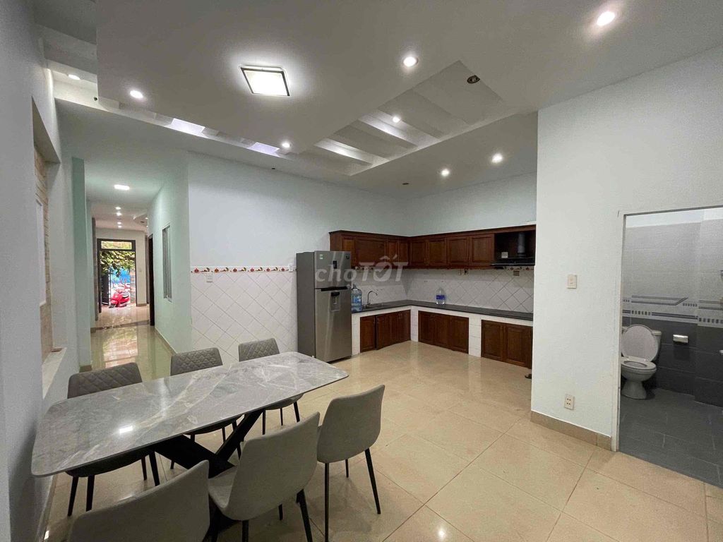 Renting the entire 7th District, 4P 2nd floor 25 million a month.