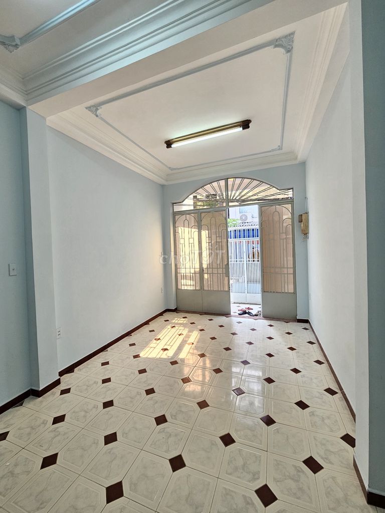 Rent an alley house. Q Phú Nhuận. At $1.6 million.