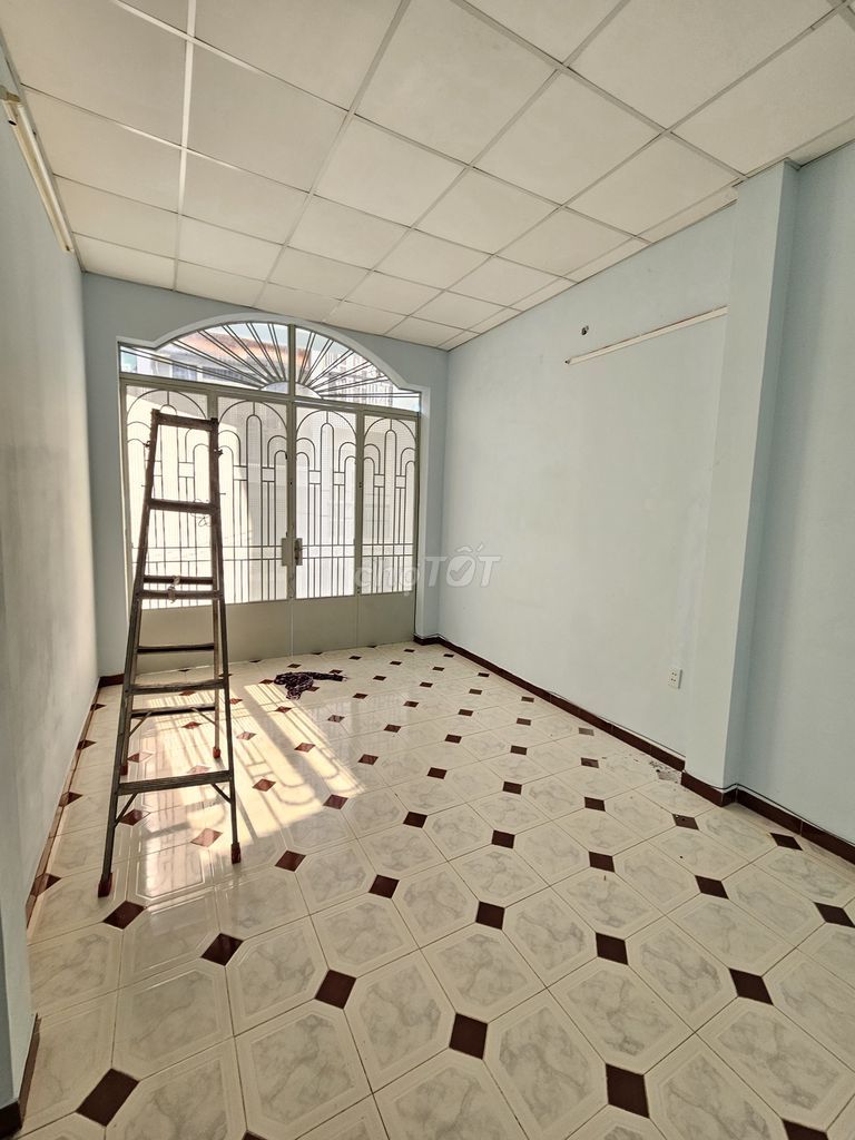 Rent an alley house. Q Phú Nhuận. At $1.6 million.
