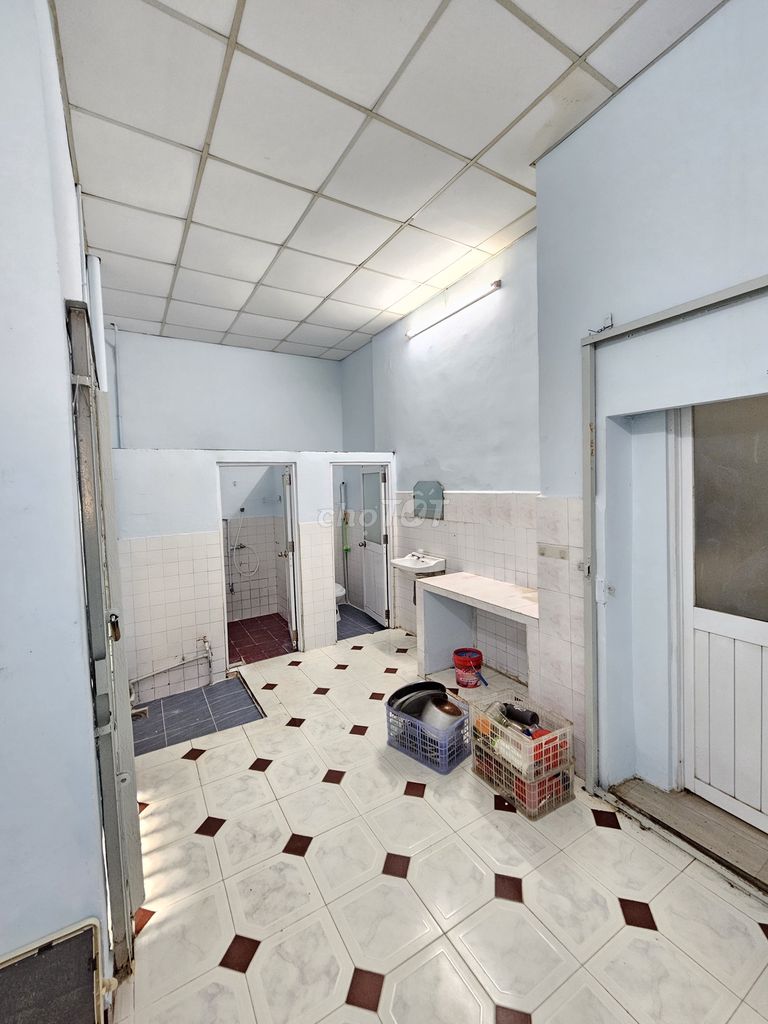 Rent an alley house. Q Phú Nhuận. At $1.6 million.