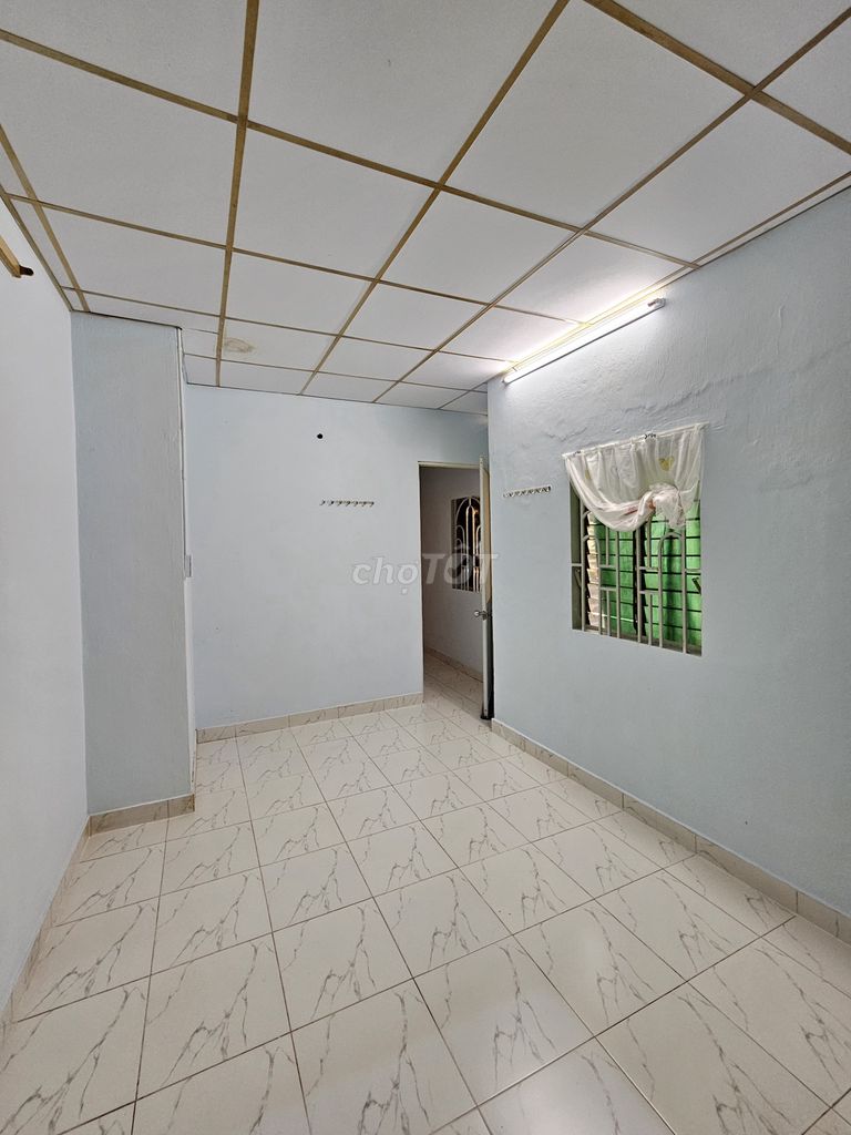 Rent an alley house. Q Phú Nhuận. At $1.6 million.