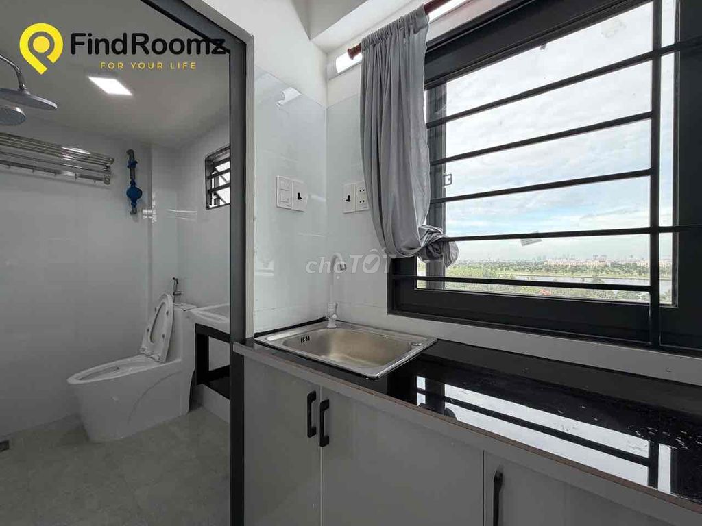 Open a mini-bar building five-and-a-half kilometers from Nguyễn Thái Sơn-7.