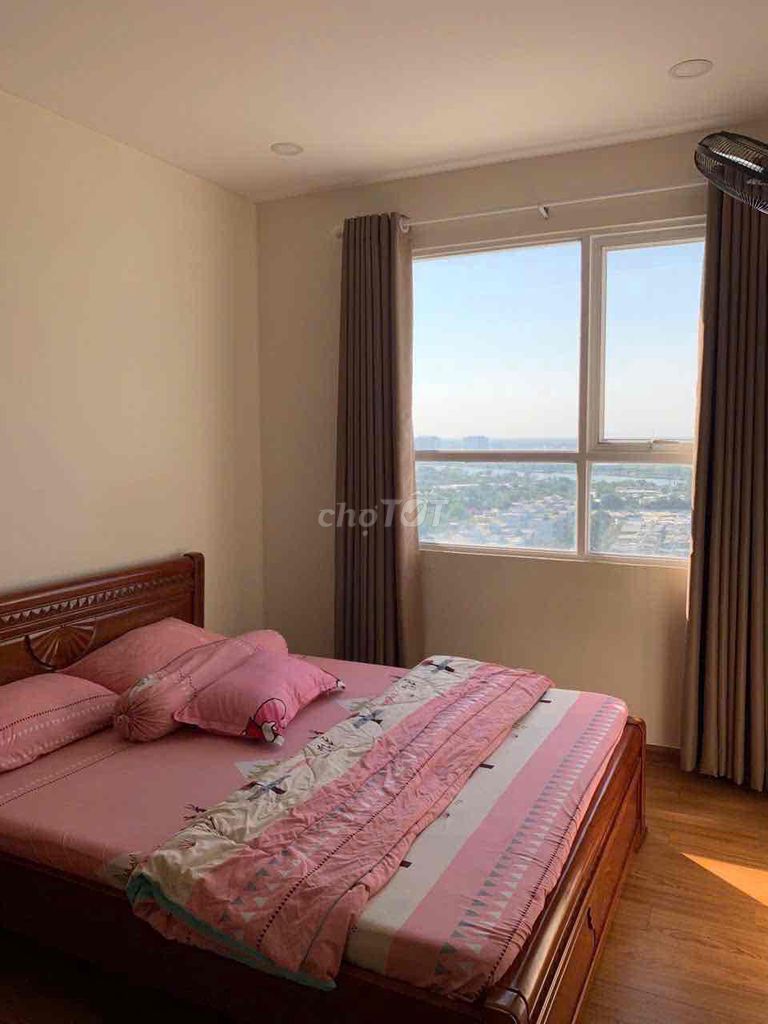 The 2 bedrooms & 2 toilets are leased 8 million a month. Xiang, check the house