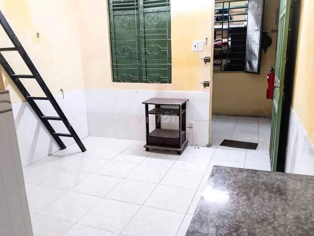 The Bình Tân Hotel is cheap