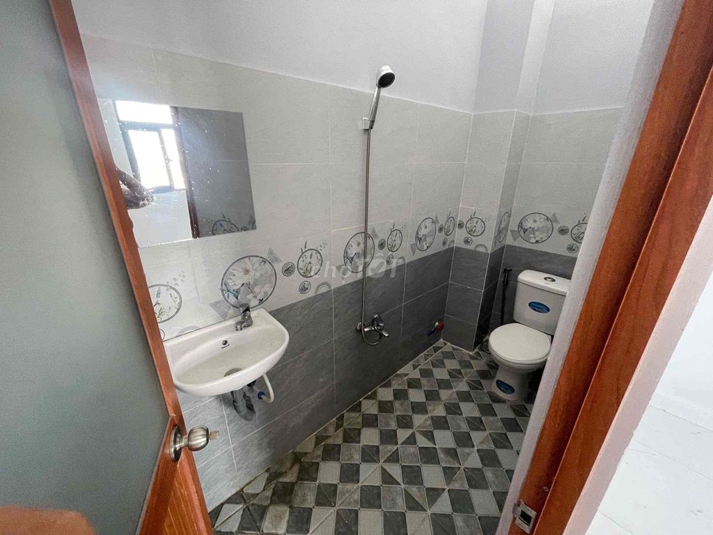 I'll take a room for the ladies.