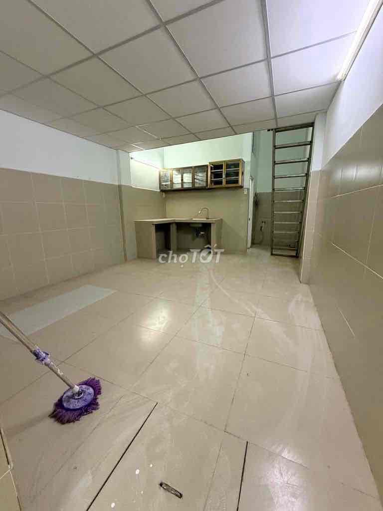 Renting Phạm Văn Chiêu out of 9 Gò Vấp.