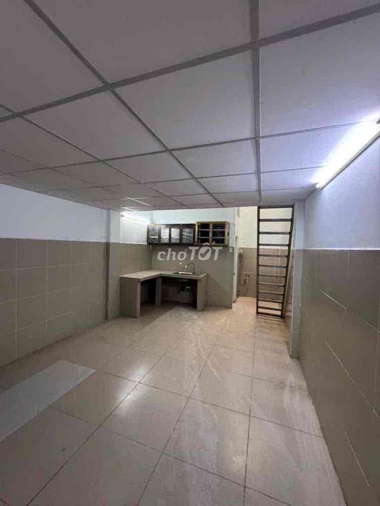 Renting Phạm Văn Chiêu out of 9 Gò Vấp.