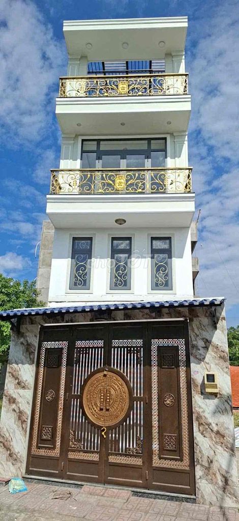 New Founding House 4 4 4 Levels of Bedrooms With Top Fields, Phạm Văn Đồng.