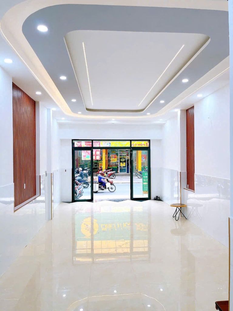 Rent 12 B Hồng Lạc-711 Q.Tân Bình near the Sand House