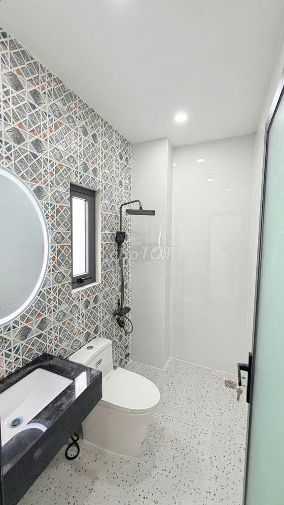 Rent 12 B Hồng Lạc-711 Q.Tân Bình near the Sand House