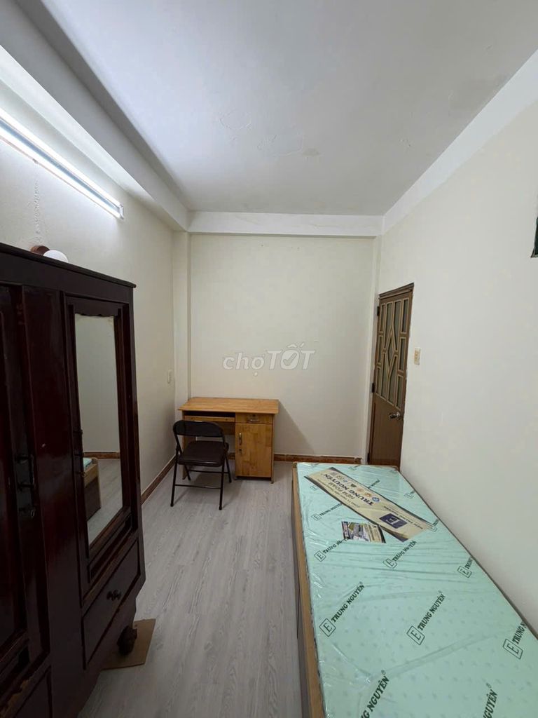 Freshroom -- near huflit, medical university, bv 115