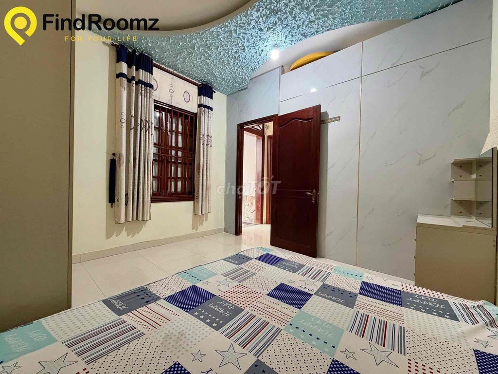 Three bedrooms. One bathroom. 60 meters.