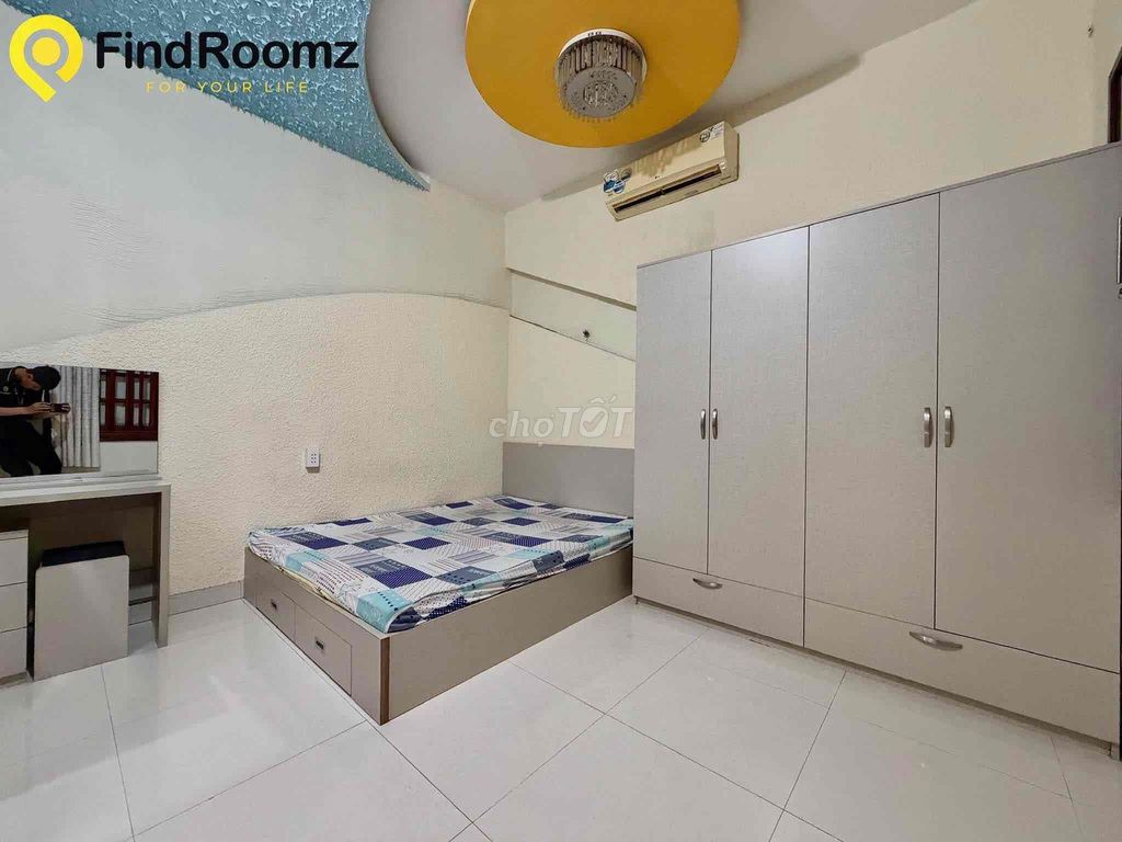 Three bedrooms. One bathroom. 60 meters.