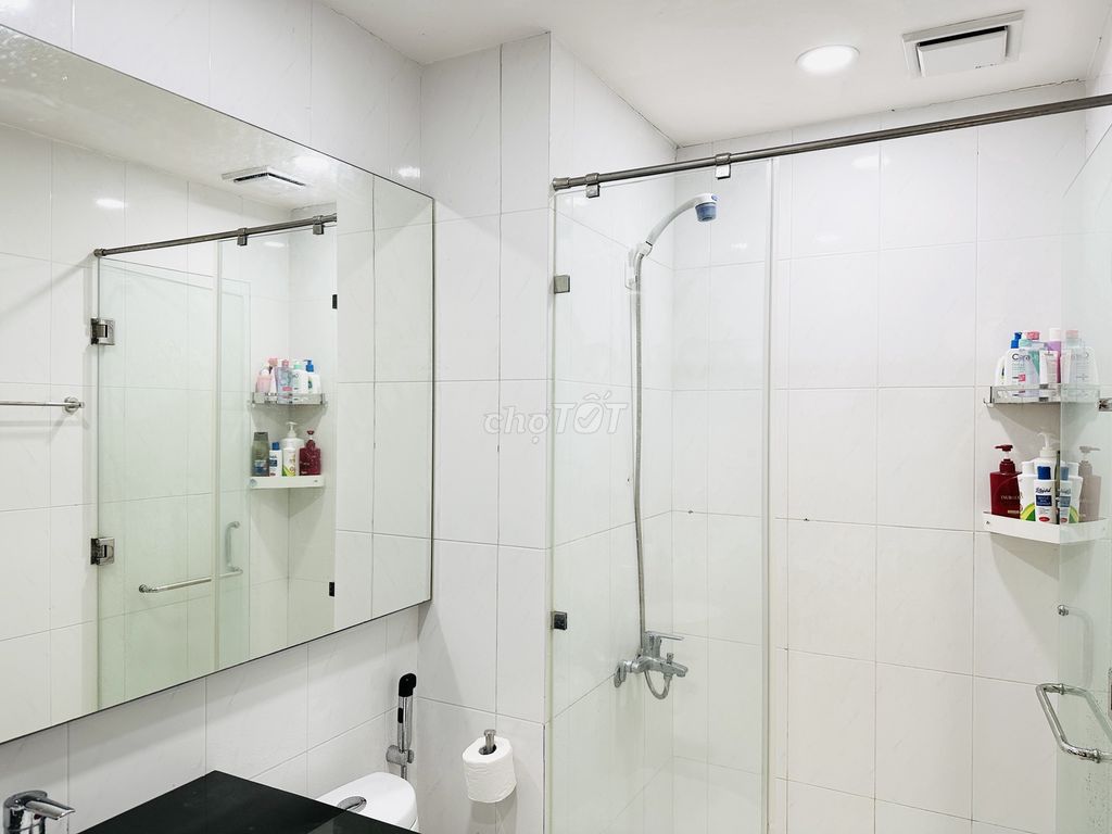 It's a good price right in front of Cộng Hòa. 70 M2 (2 bedroom - 2 toilet) Cộng Hòa Plaza