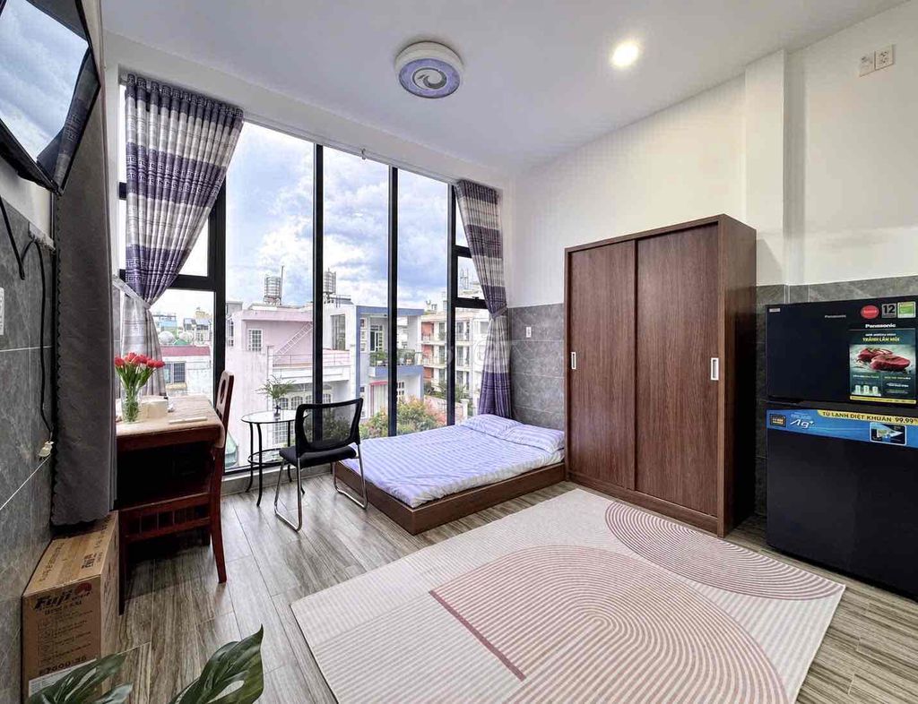 The service apartment luxury chill - the full sky window - the peak sun