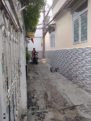 Rent a 216 Dương Bá Trạc alley, District 2 8. area: 6x20 meters