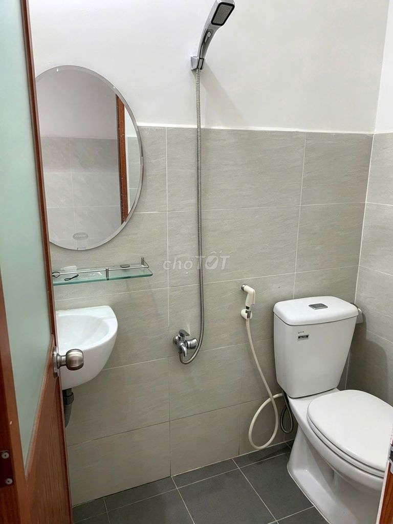 Room 3.7 million-- not shared by the boss-- 7-- near the verit, tdt
