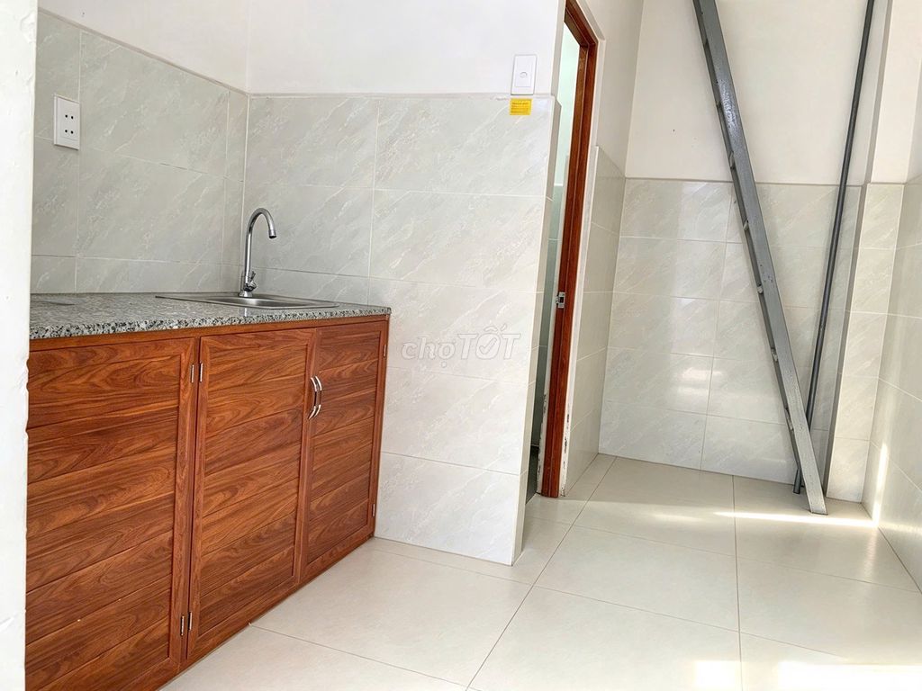 Room 3.7 million-- not shared by the boss-- 7-- near the verit, tdt