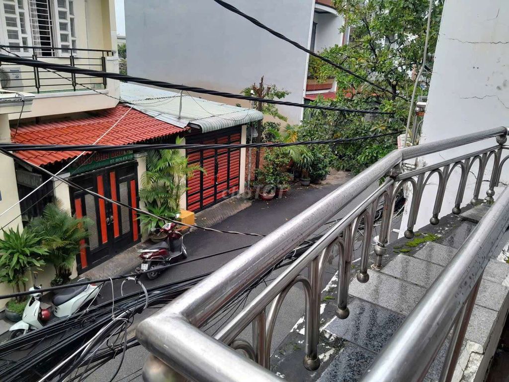 a clean house for long-term rent