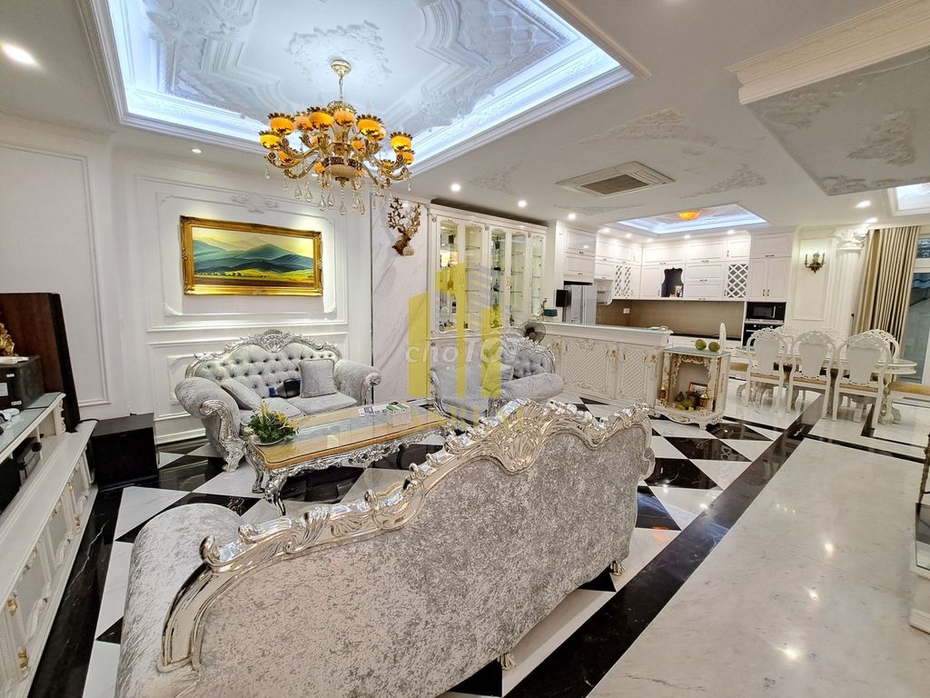 The top-class mansion is 45 million European style furniture.