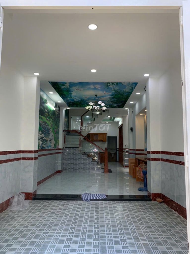 Rent a three-story Nguyễn Ảnh Thủ Hiệp Thành Hiệp Thành District 12.