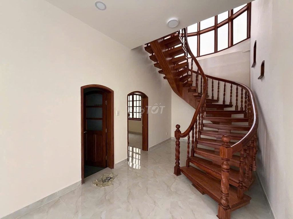 Rent Hồ Biểu Chánh Qpn, 25 X30 M M 2th floor, 50 million