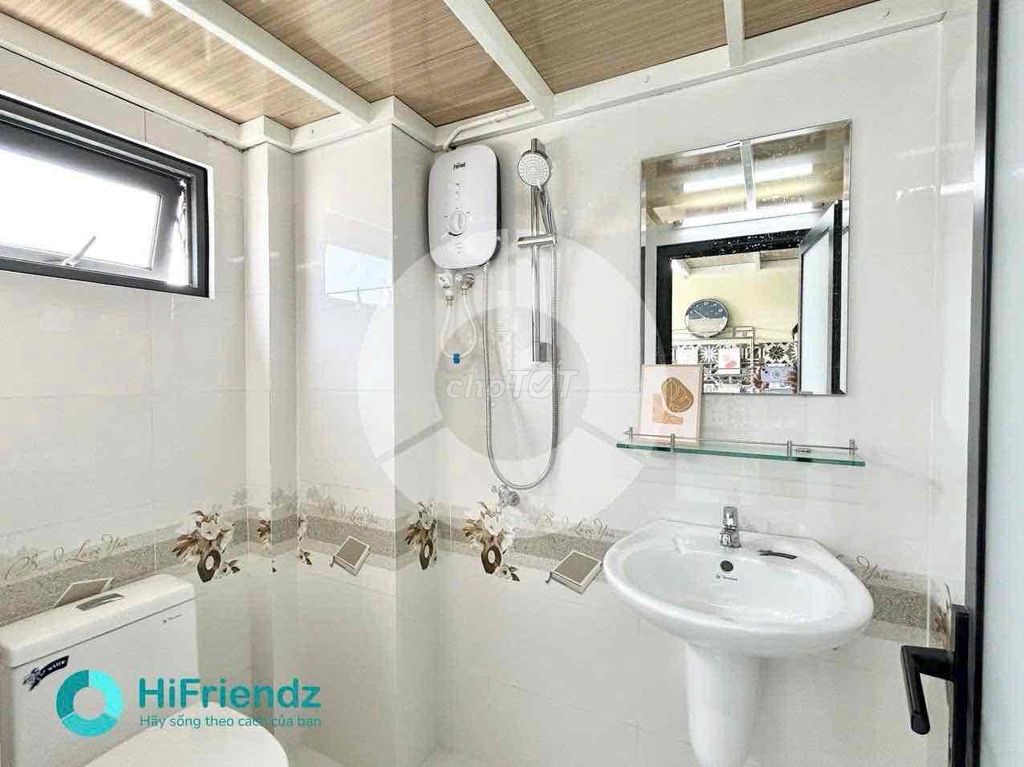The window product is in the shower dress - the new house is wide open near the university vhu!