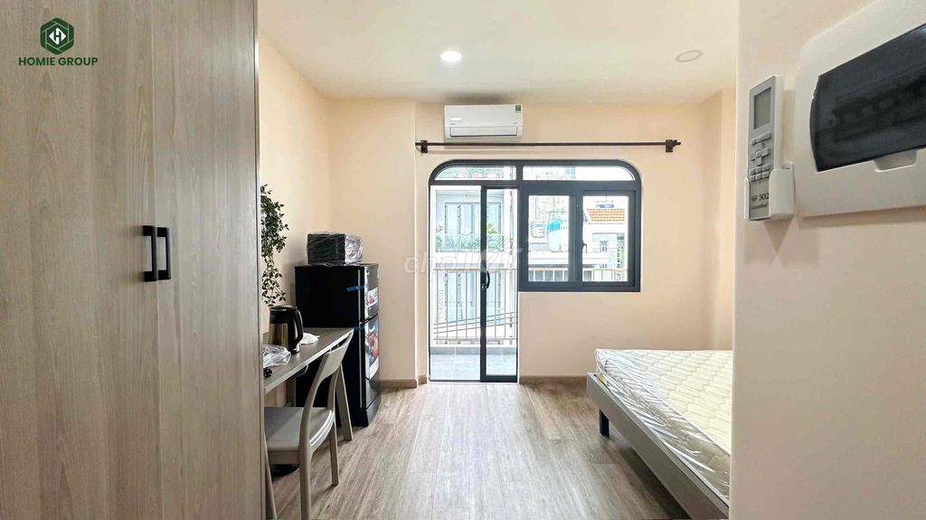 Room 301 ( Orange), 402 (Rear)