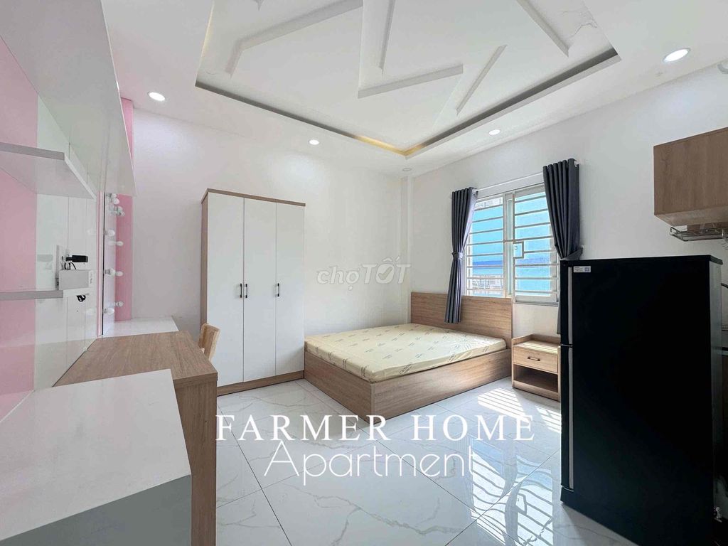 studio 30 M2 full interior window 011 stream right 04 district 10 01000 walk only 100 M