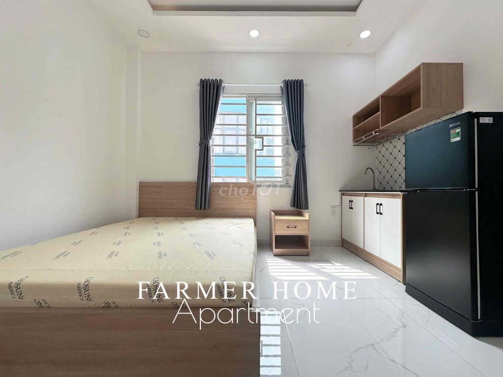 studio 30 M2 full interior window 011 stream right 04 district 10 01000 walk only 100 M