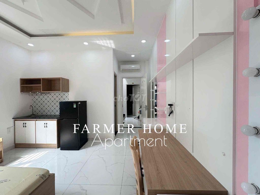 studio 30 M2 full interior window 011 stream right 04 district 10 01000 walk only 100 M