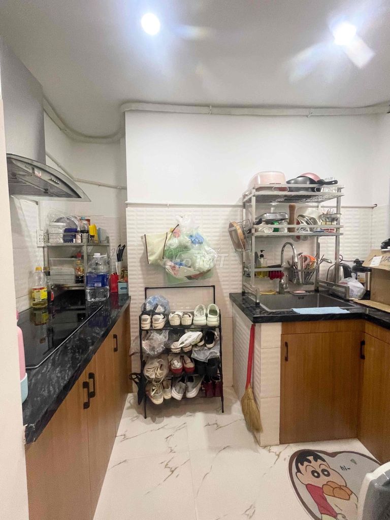 A full-story kitchen bedroom.