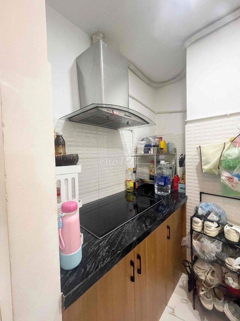 A full-story kitchen bedroom.