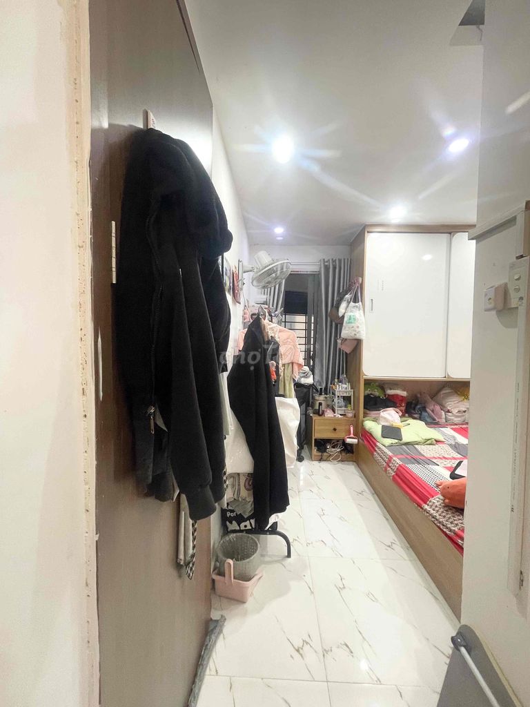 A full-story kitchen bedroom.