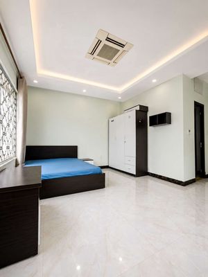 The room next to the University of Parley.