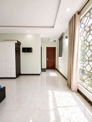 The room next to the University of Parley.