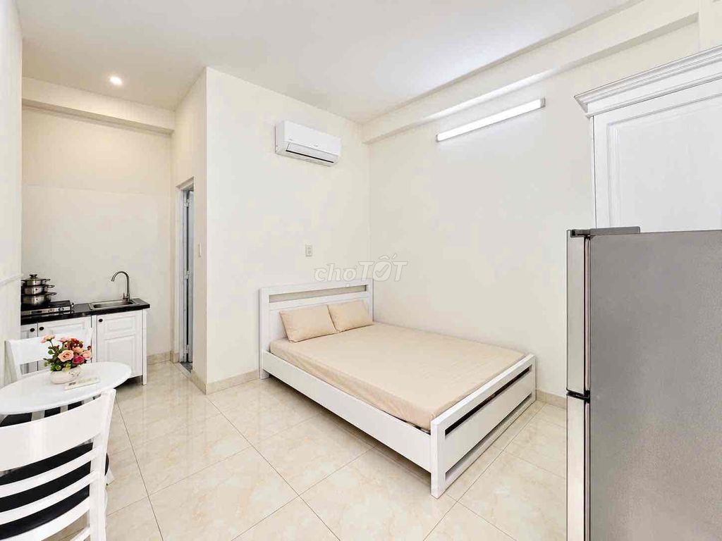 Right in the super-split room, comfortable Phan Huy Ích, right next to Miniart.