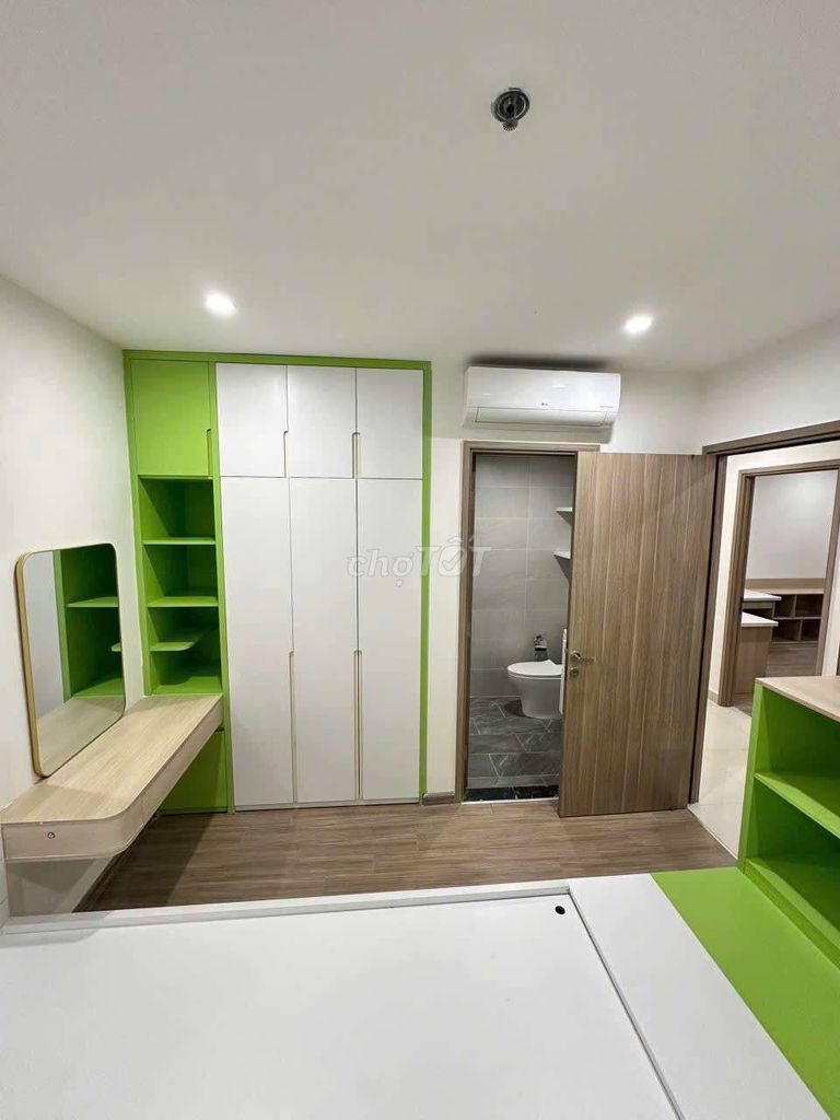 The balcony room in the apartment.