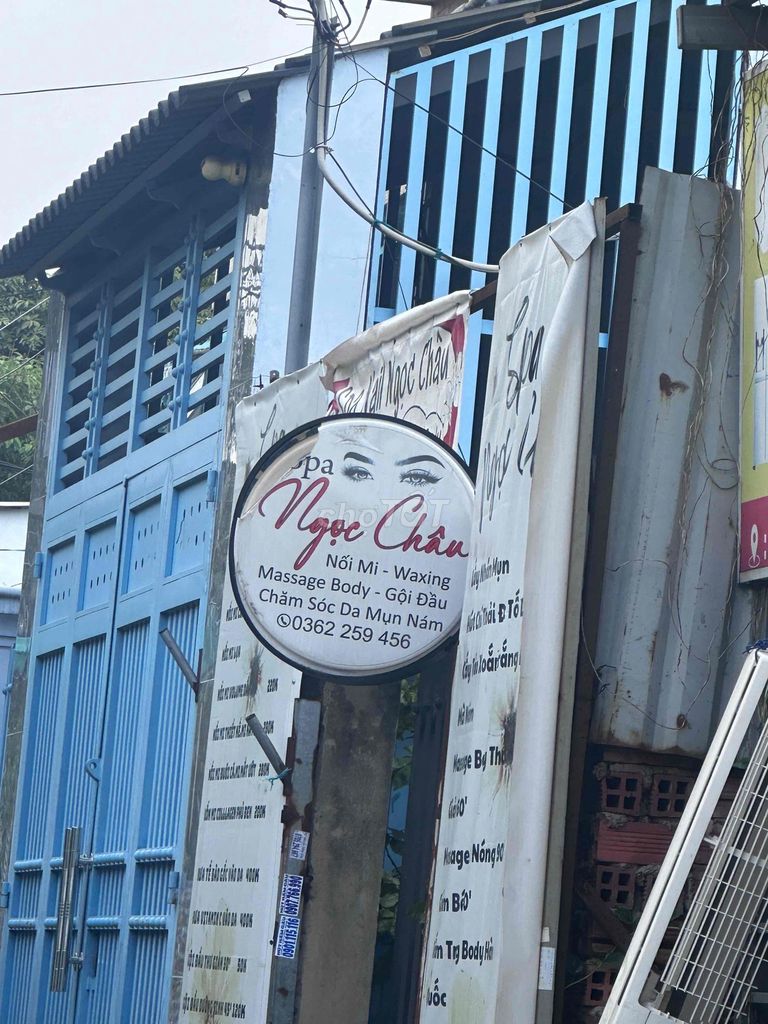 E goes back to the country and wants to re-enter the original Nguyễn Văn Linh near the Scarer.
