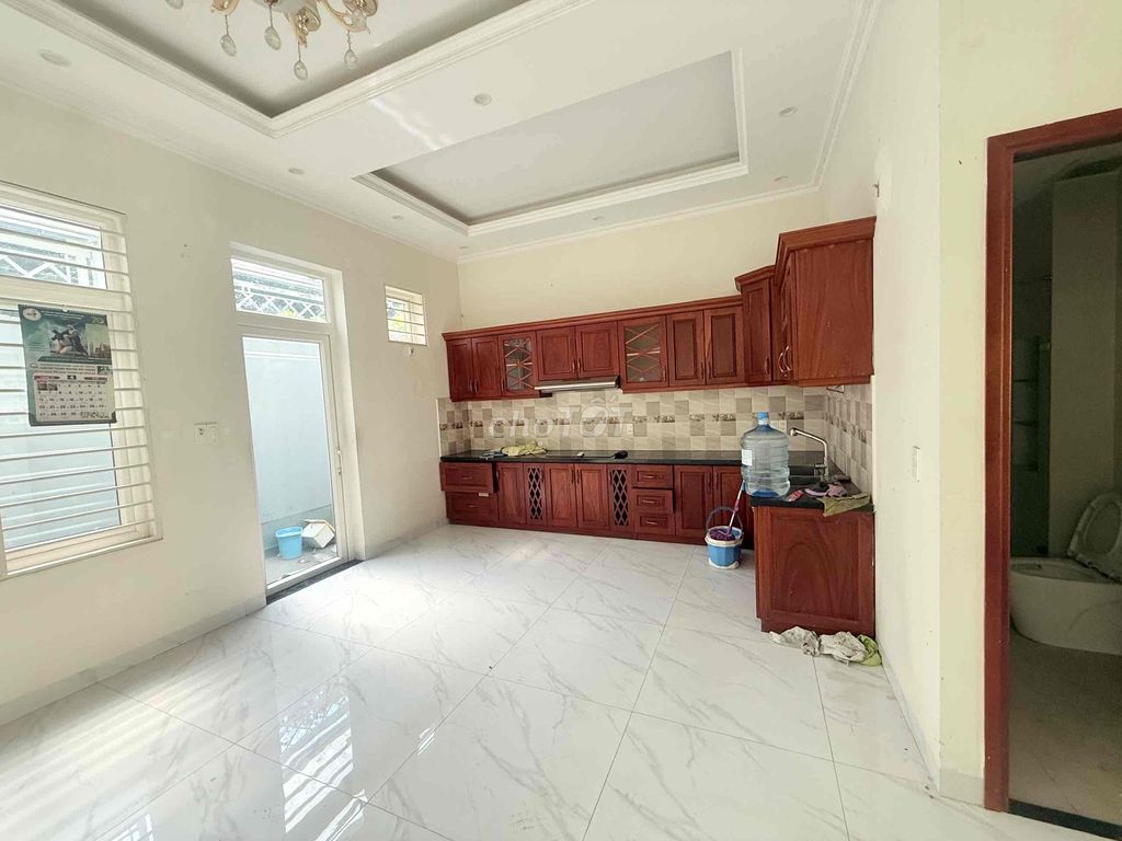 Rent a Green House for Watc Street, area: 140 square feet of 14 meters, at 28 million