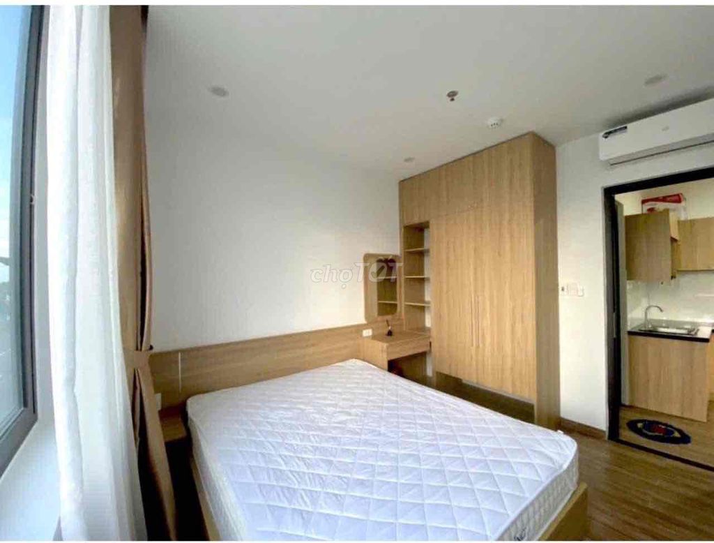 The apartment. One bedroom, please.