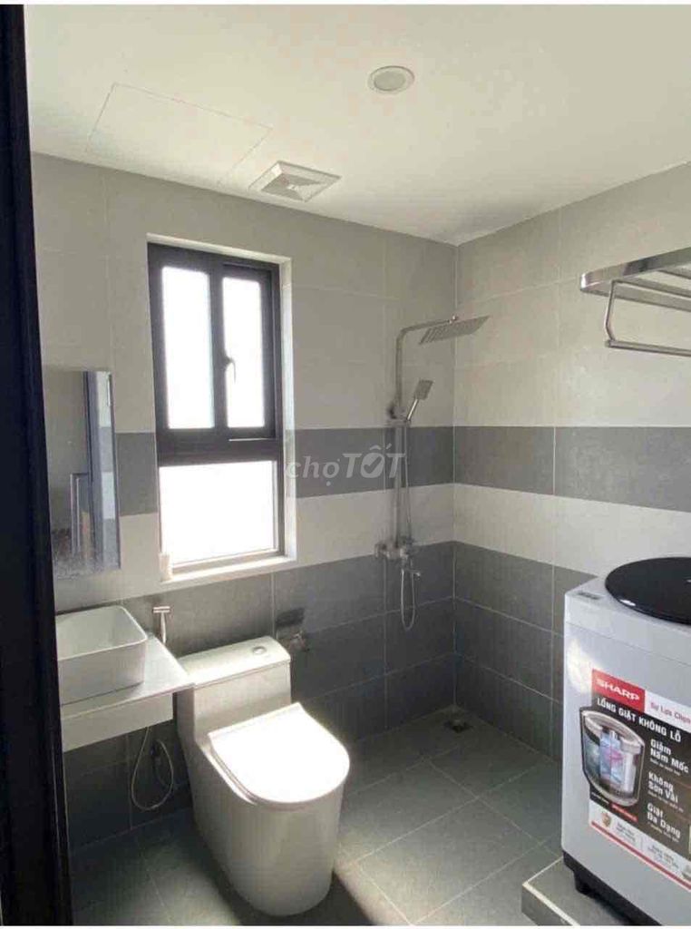 The apartment. One bedroom, please.