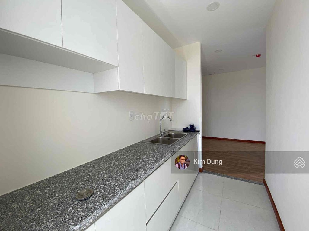 Rent a Diamond sitting room 2 bedroom 2 8.5 million empty toilets