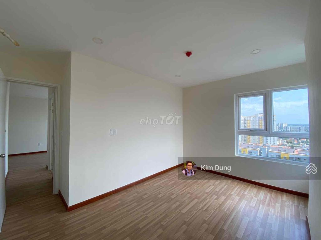 Rent a Diamond sitting room 2 bedroom 2 8.5 million empty toilets