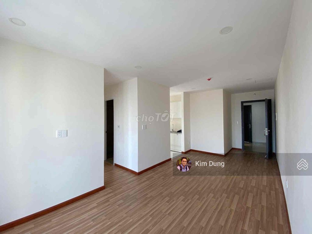 Rent a Diamond sitting room 2 bedroom 2 8.5 million empty toilets