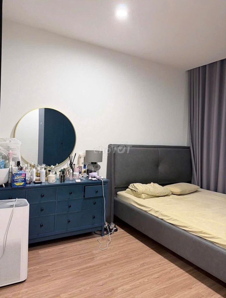 Rents the rarest Saw Bixtco. Two empty bedrooms.