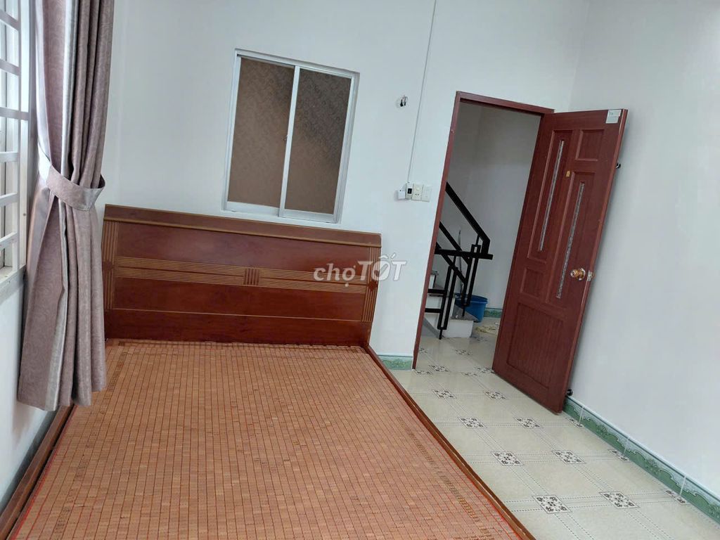 The air conditioner interior, free Wi-Fi, near the market