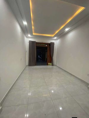 Nice house, ground, two stories, four bedrooms, five toilets, alleys.