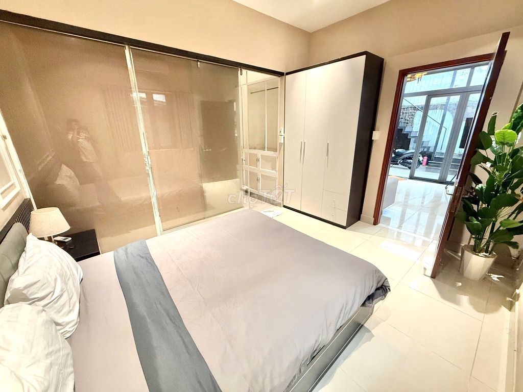 Rent the Guardian within Villa 1.